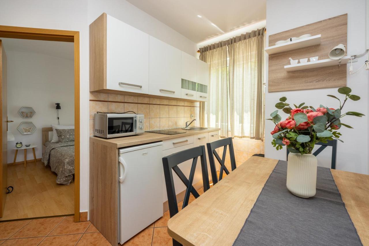 Apartments Claudia Crikvenica Εξωτερικό φωτογραφία