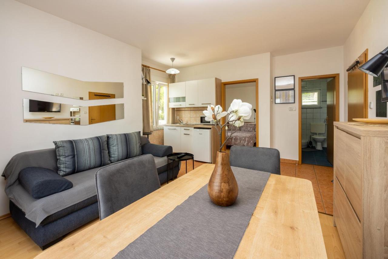 Apartments Claudia Crikvenica Εξωτερικό φωτογραφία